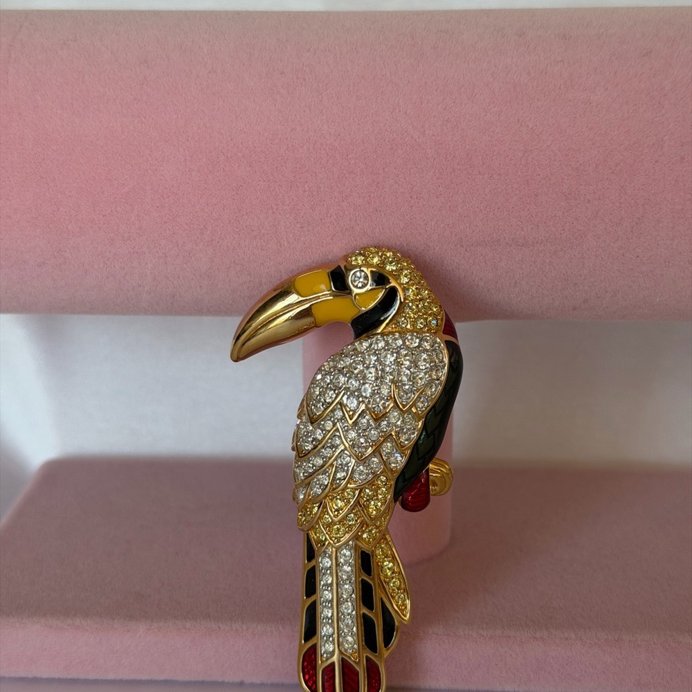 DANIEL SWAROVSKI Enamel Crystal Swan Signed Toucan Bird Pin Brooch